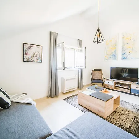 Teuta Apartment