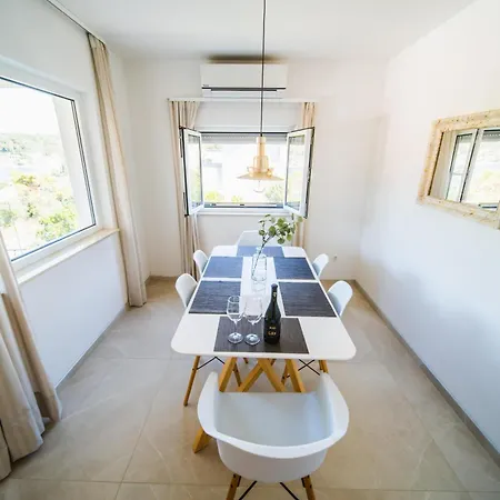 Apartment Teuta *